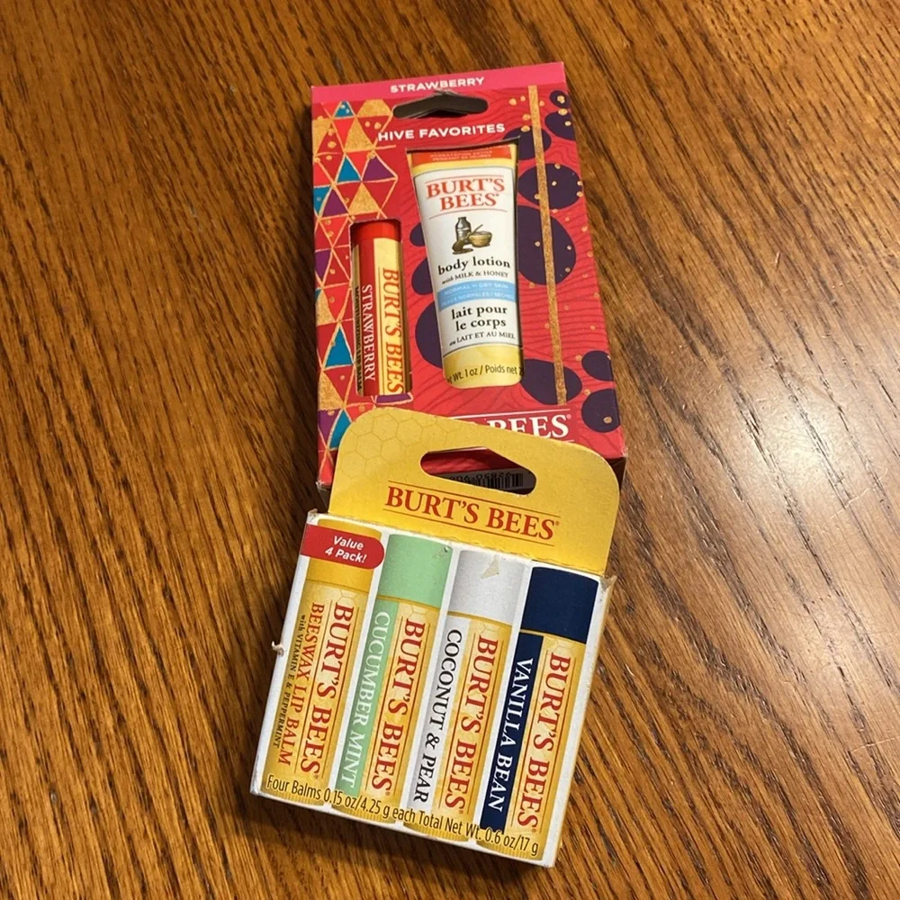 BERT'S BEES Lip Balm Lot